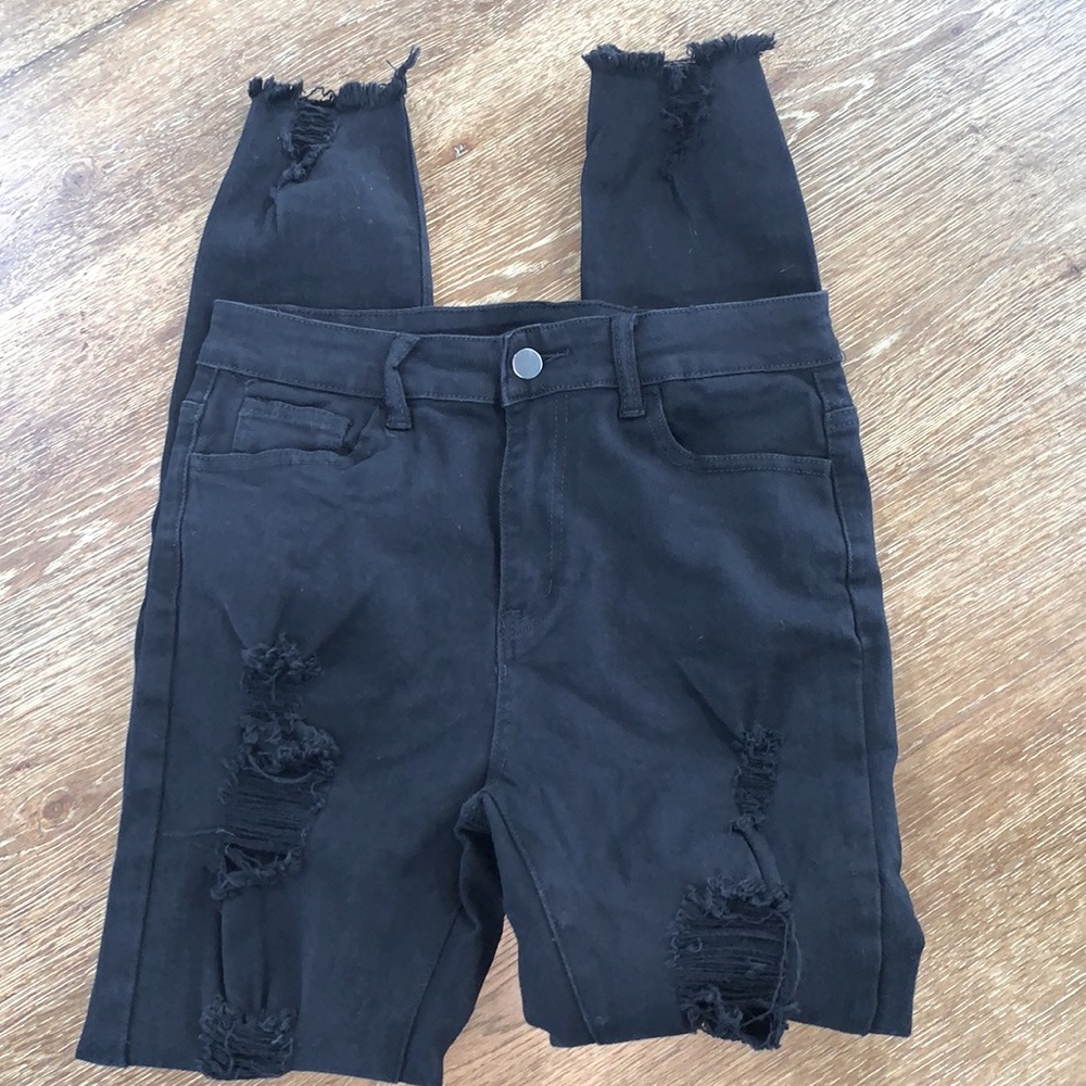 NWOT WOMENS BLACK RIPPED STRETCH SKINNY JEANS
